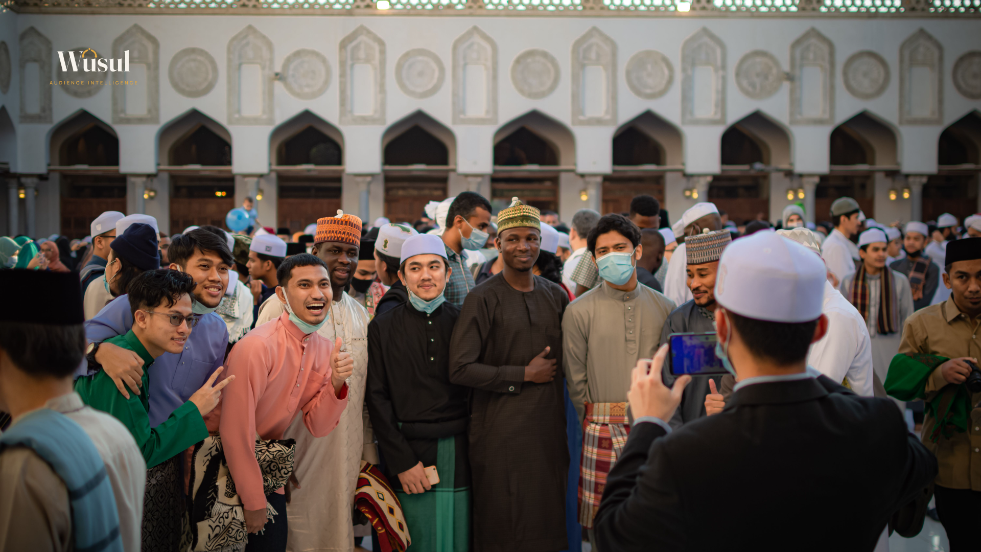 A diverse group of Muslims of different ethnicities